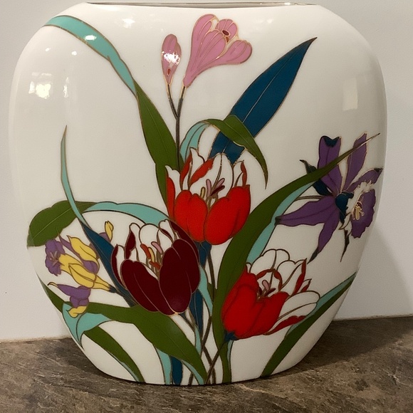 Vintage Floral Poreclain Vase - Picture 5 of 12